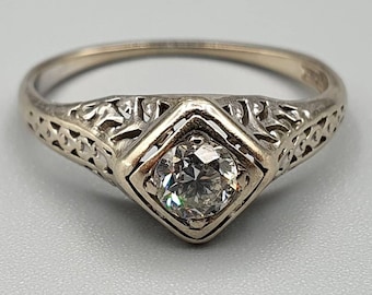 Vintage Diamond Ring; 10k gold; D=0.45; 2.253g; Size US 6.5; Box in photos - not included