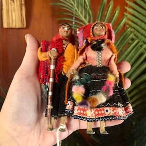 Conjunto de 2 muñecas folklóricas peruanas vintage