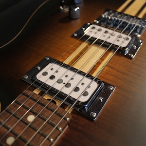 Solid body electric guitar