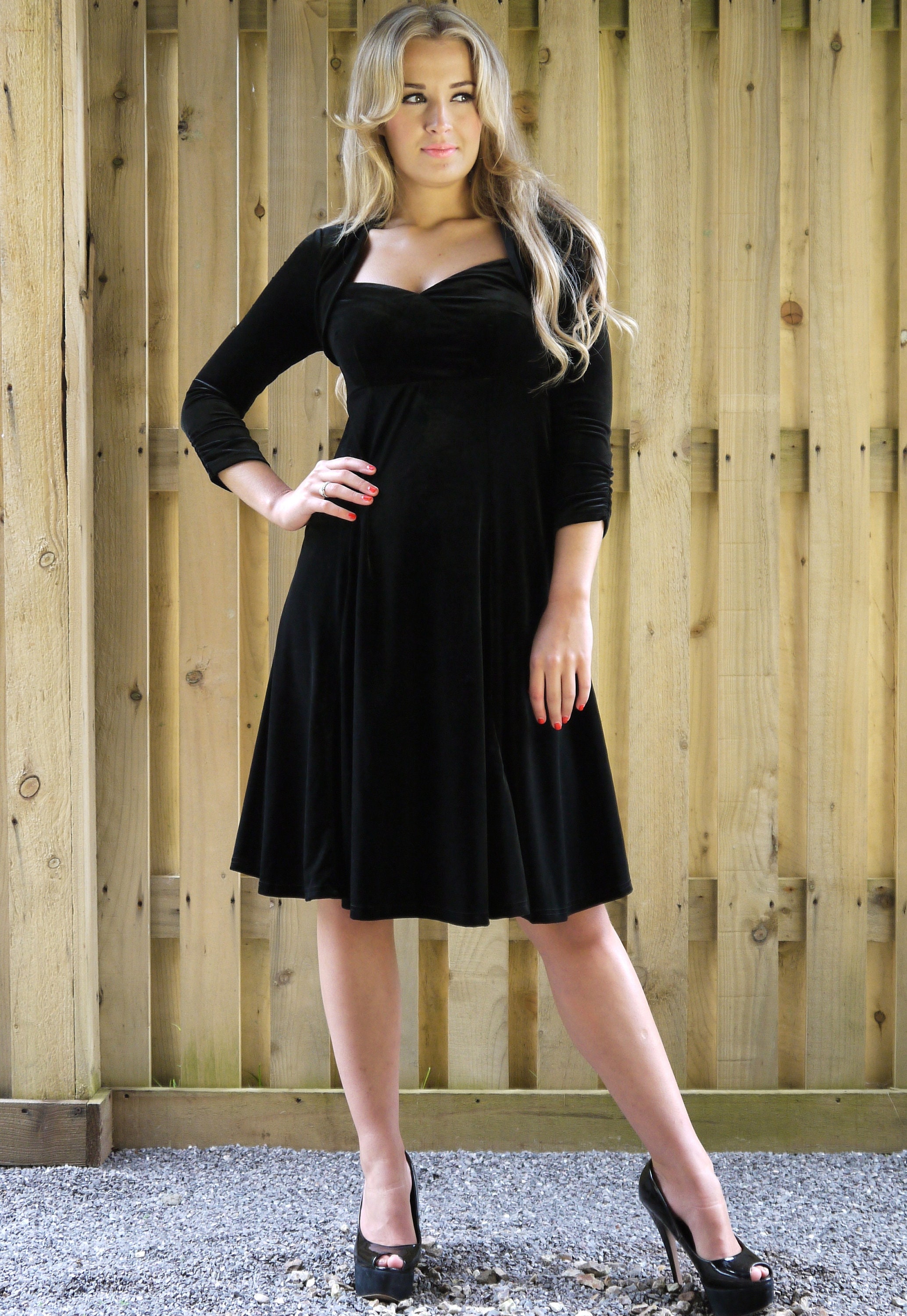 black velvet dress sweetheart neckline
