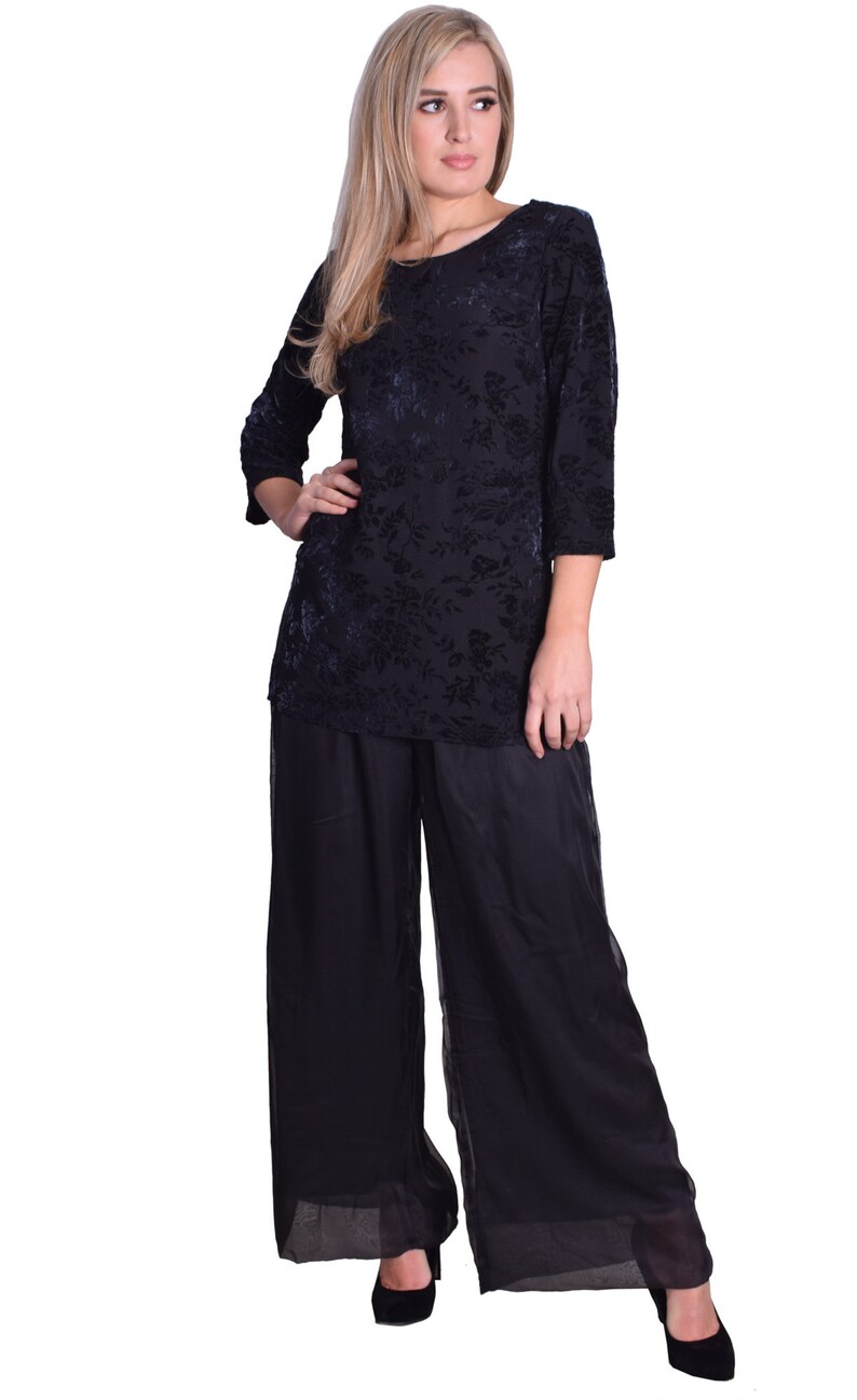 Elegant Black Tunic With Floral Velvet Pattern Stretchy 34 Sleeve For Theatre Concert Or Funeral