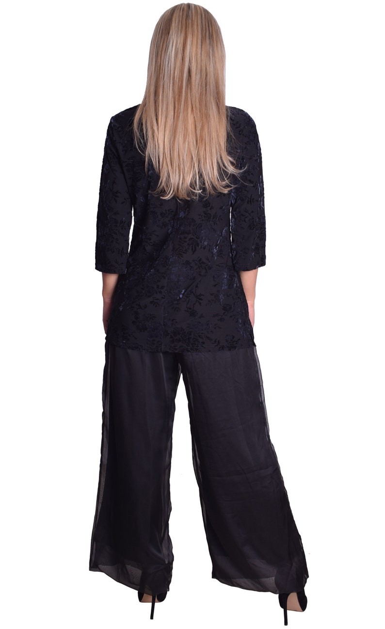Elegant Black Tunic With Floral Velvet Pattern Stretchy 34 Sleeve For Theatre Concert Or Funeral