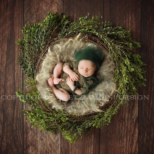 Newborn Digital Backdrop - Natural Nest with Fresh Leaves shot on dark wooden floor