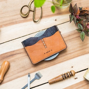 Cartera para pasaporte en piel flor, personalizada y personalizada [marrón tostado y marrón oscuro] imagen 2