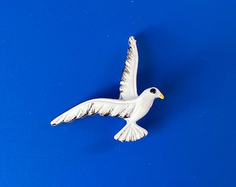 SEAGULL Pin - Vintage Metal White Enamel Lapel Brooch Cloisonne Accessory - Nautical Beach Bird Flying Summer Costume Jewelry 80s 90s