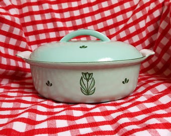 TULIP Dutch Oven - Vintage DRU Holland #28 Cast Iron Enamel Pot w/ Lid - Mint Green Oval - Kitchen Dining Serving Floral Home Decor 1950s