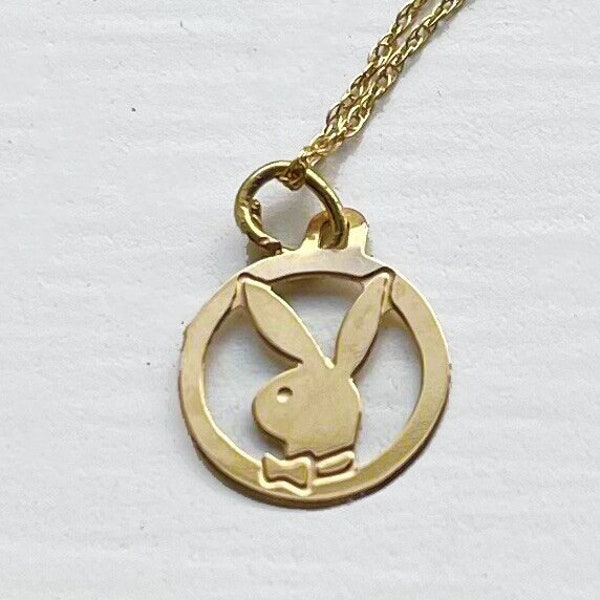 14k gold round playboy pendant (small)