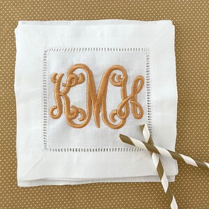 Monogramowane lniane serwetki koktajlowe, personalizowane, prezent dla gospodyni, prezent urodzinowy, wypełniacz skarpet, wózek barowy, dekoracja kuchni, zestaw 4 sztuk