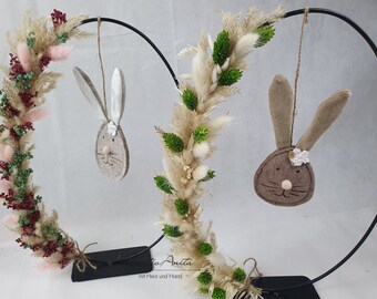 Tischdeko Ostern mit Trockenblumen und Osterhase - Loop - Osterkranz - Metallständer