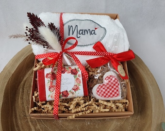Geschenkset MAMA mit Schafmilchseife Rose, Handtuch und Seifenherz, Wohlfühlpaket mit Trockenblumen dekoriert