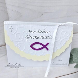 Glückwunschkarte Weiß-Creme Holzfisch lila zur Kommunion