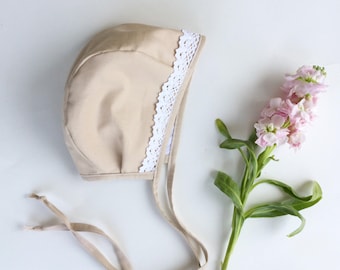 Beige baby bonnet // organic cotton / bonnet