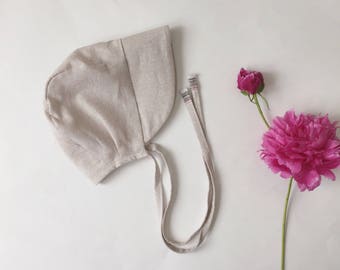 Linnen/Cotton baby bonnet// baby bonnet // baby sun bonnet // modern baby bonnet // aby hat // sunbonnet // organic cotton bonn