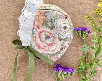 Reversible Baby girl bonnet, baby hat , cotton baby bonnet . Floral baby bonnet. Vintage baby bonnet eyelet bonnet Baby Hat