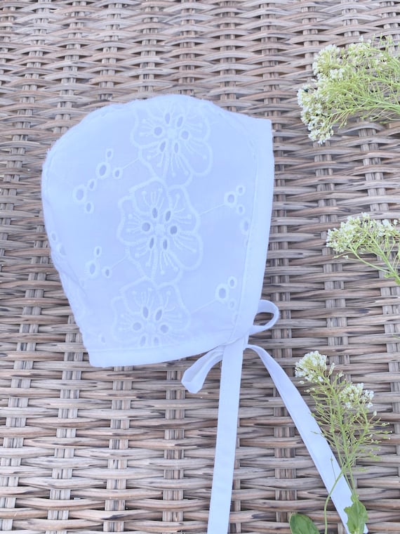 White Eyelet Baby Bonnet / Hat / Infant Hat. - Etsy display picture 1