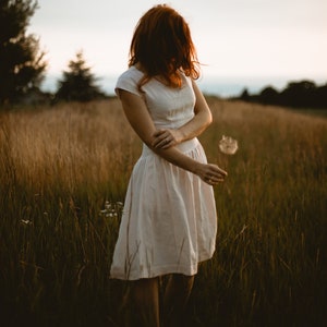 Romantisches Leinenkleid, Boho Chic Kleid, Rustikale Leinen Kleidung, Natürliche Stoff Kleid, Nachhaltige Mode Kleid, Hochzeit Gast Kleid, Flachs Kleid.