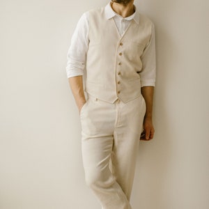 Abito da sposo rustico in lino per uomo: set casual con pantaloni e gilet - abbigliamento da sposo boho da spiaggia.