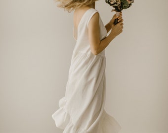 Hochzeitskleid mit offenem Rücken / Entspanntes, einfaches, asymmetrisches Brautkleid / Tailor Made