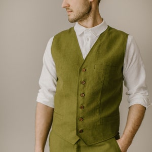 Linnen vest, vest bruidegom, vest heren, vest heren, eenvoudig bruiloftsvest, mosgroen vest, rustiek bruiloftsvest, bosbruiloftkleding.