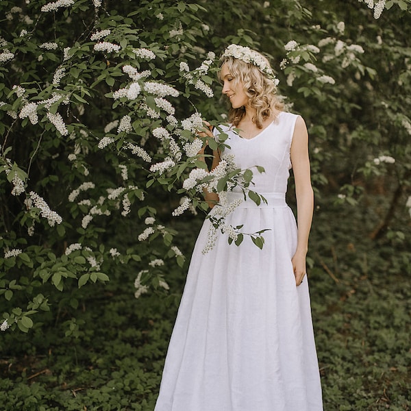 Simple A-Line Linen Wedding Dress, Modest Bespoke Bridal Dress, Retro Wedding Dress, Elegant Wedding Gown, Beach Wedding Outfit.