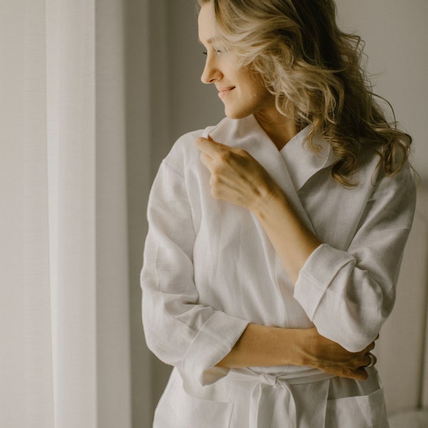 Robe de chambre pour le jour du mariage, robe de chambre pour la mariée, robe de chambre pour la mariée, robe de mariée pour le matin, robe de chambre en lin pour la mariée, robe de chambre rustique, tenue de mariée pour le matin.