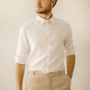 Handgefertigtes weißes Leinenhemd für Männer, rustikales Leinen Herrenhemd, lässiges Hochzeitshemd, Regular Fit Hemd, Hochzeitshemd im Freien.