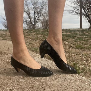 Block low heel pumps discount