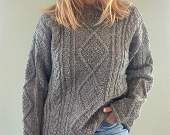 Vintage 90s Chunky Cable knit Long Sleeve Cozy Wool Sweater