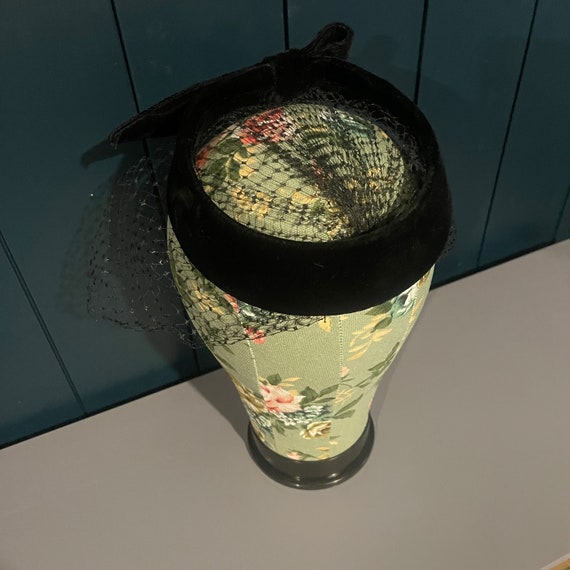 Vintage Black Velvet Headpiece with Veil Front - image 5
