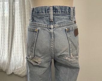 Vintage Light Blue Distressed High Waist 5 pocket Wrangler Jeans Size 34 x 35