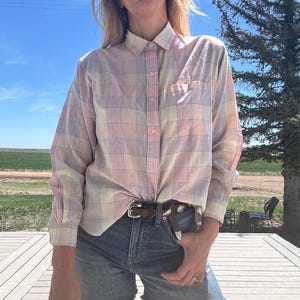 Blusa vintage de cuadros pastel de Diane Von Furstenberg de los años 70