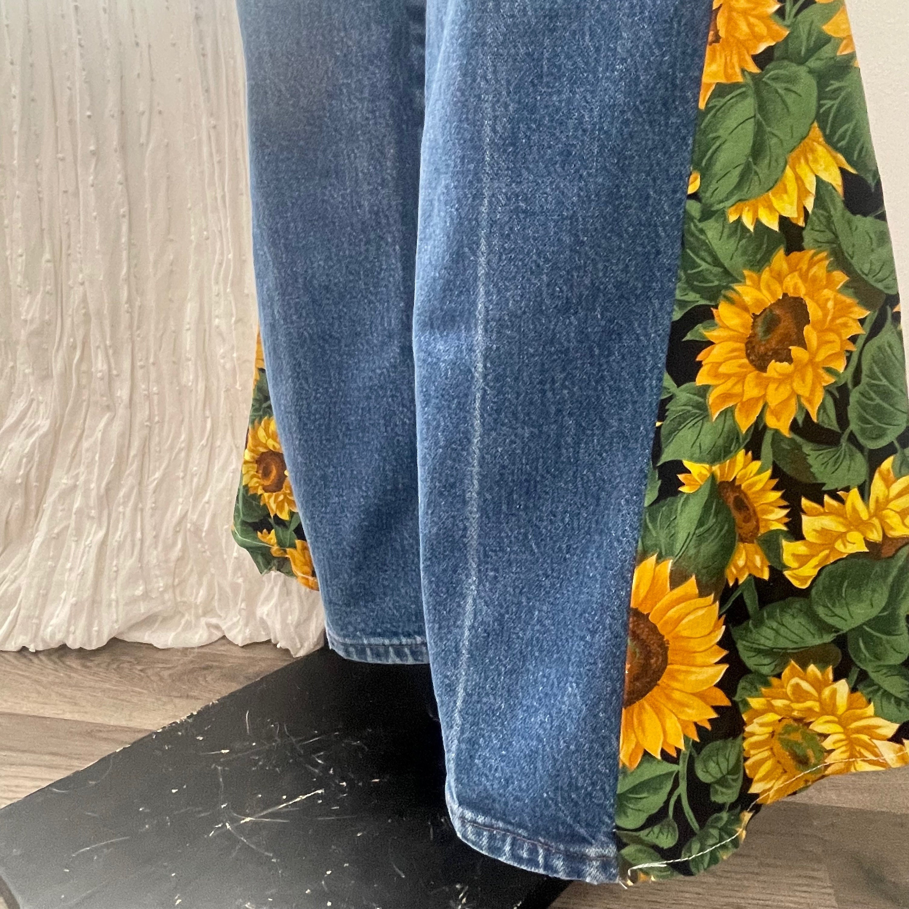 Vintage Wrangler Jeans With Sunflower Fabric Bell Bottoms Size 25 X 32.5 