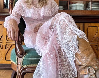 Vintage 70s "Gunne Sax" Pink Victorian Lace Prairie Dress
