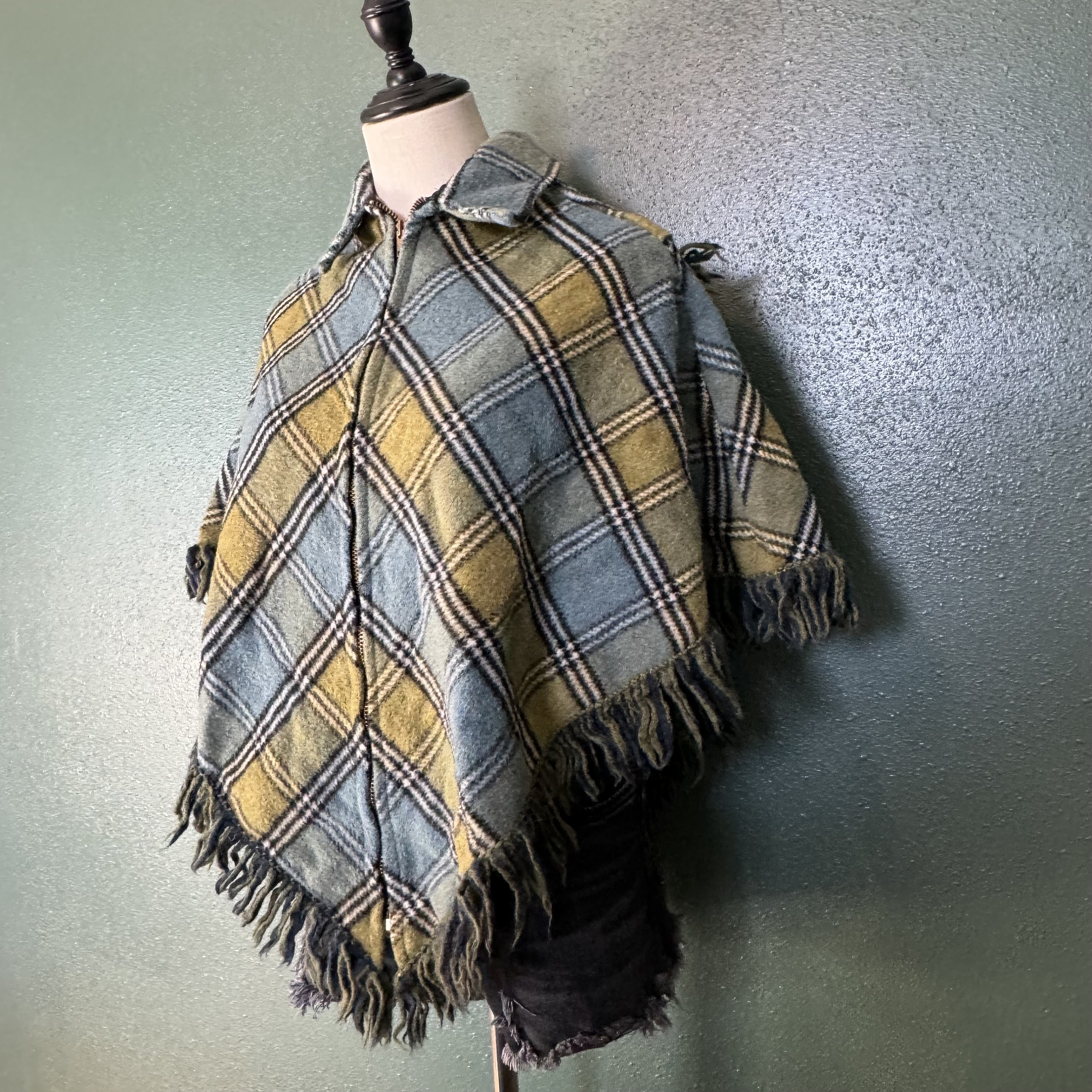 Vintage Tartan Poncho - Etsy Vintage Tartan Poncho - Etsy
