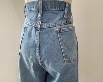 Vintage High Waist Distressed Wranglers con manchas de pintura Tamaño 36 X 28