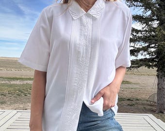 Vintage 90s Claudia Richard White Short Sleeve Blouse with Shoulder Pads