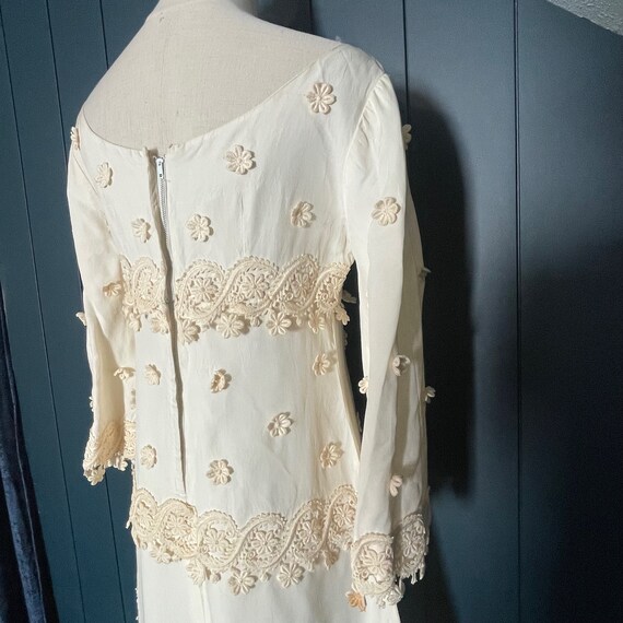 Vintage Ivory Floral Boat Neck Mod Bridal Dress - image 3