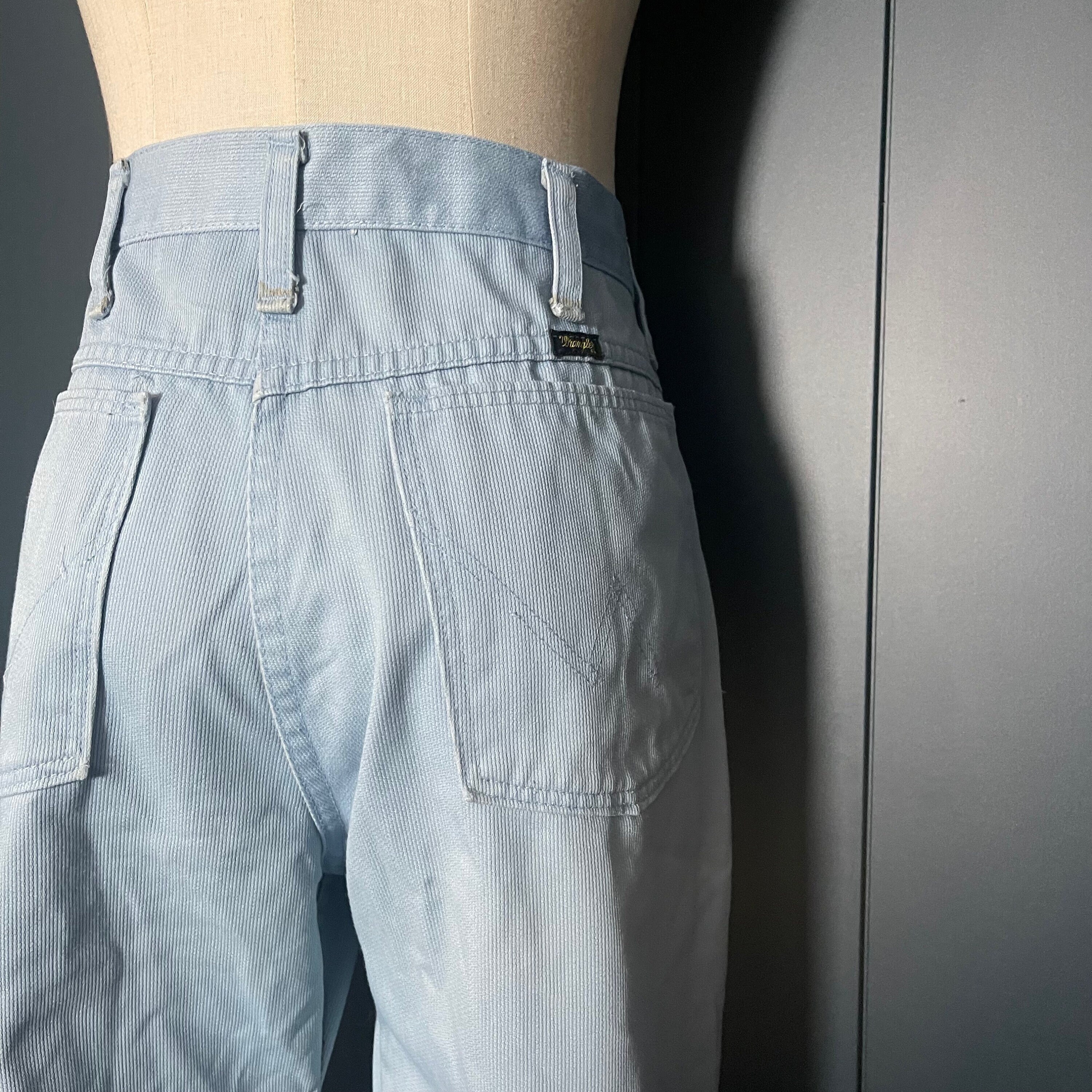 Vintage Wrangler Made in USA Light Blue Twill Bell Bottom Jeans W31 L30