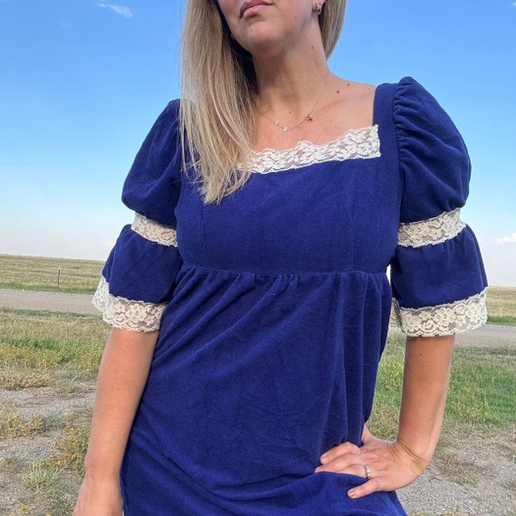 Vintage Dark Blue Velvet and Lace Prairie Dress Vintage Dark Blue Velvet and Lace Prairie Dress