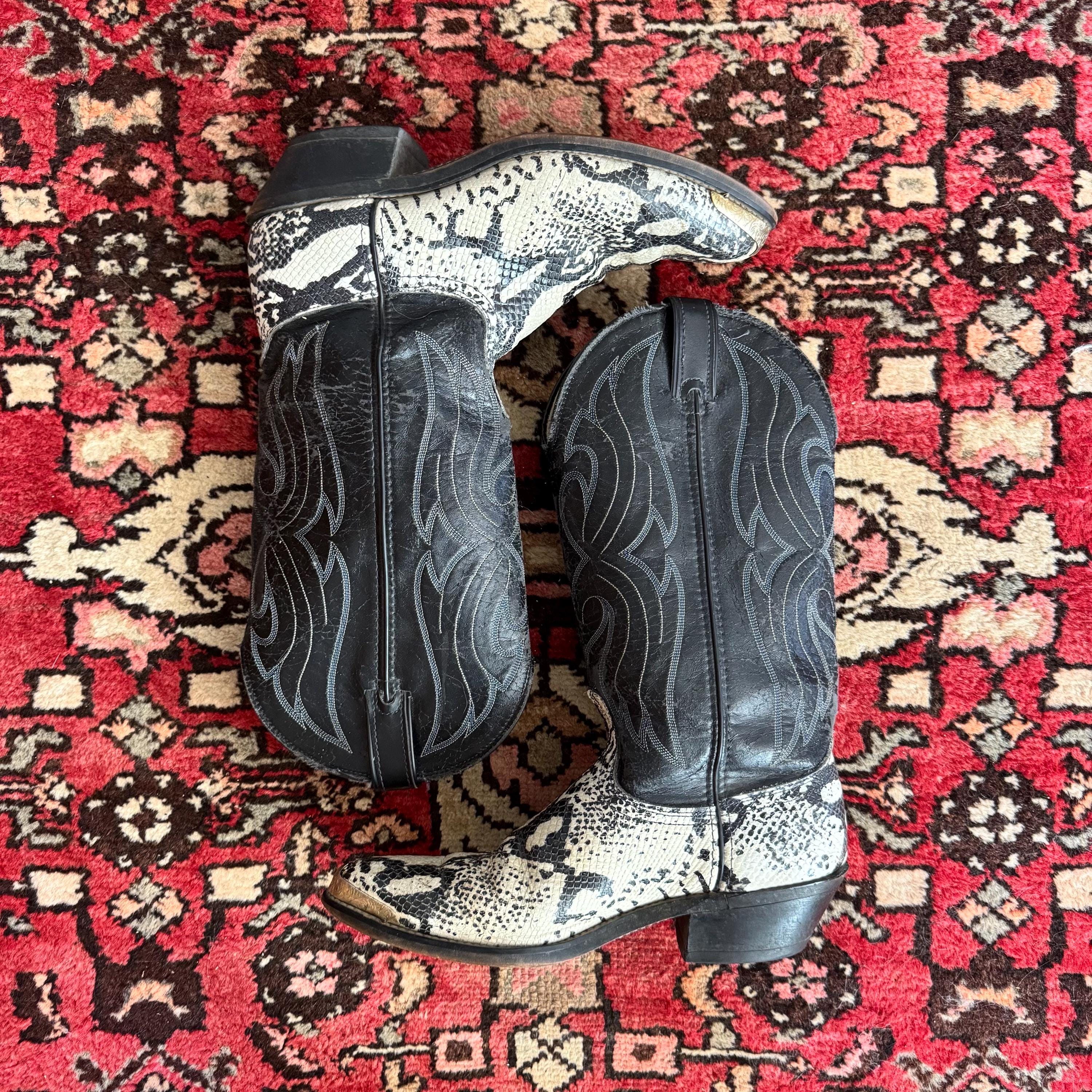 Vintage Laredo Black 13\