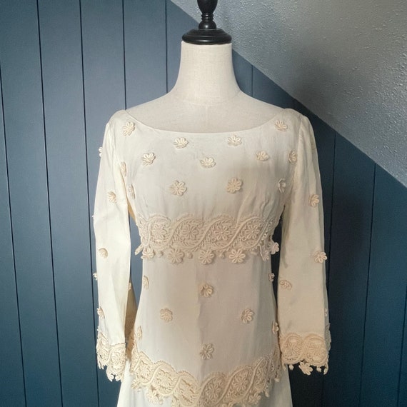 Vintage Ivory Floral Boat Neck Mod Bridal Dress - image 1