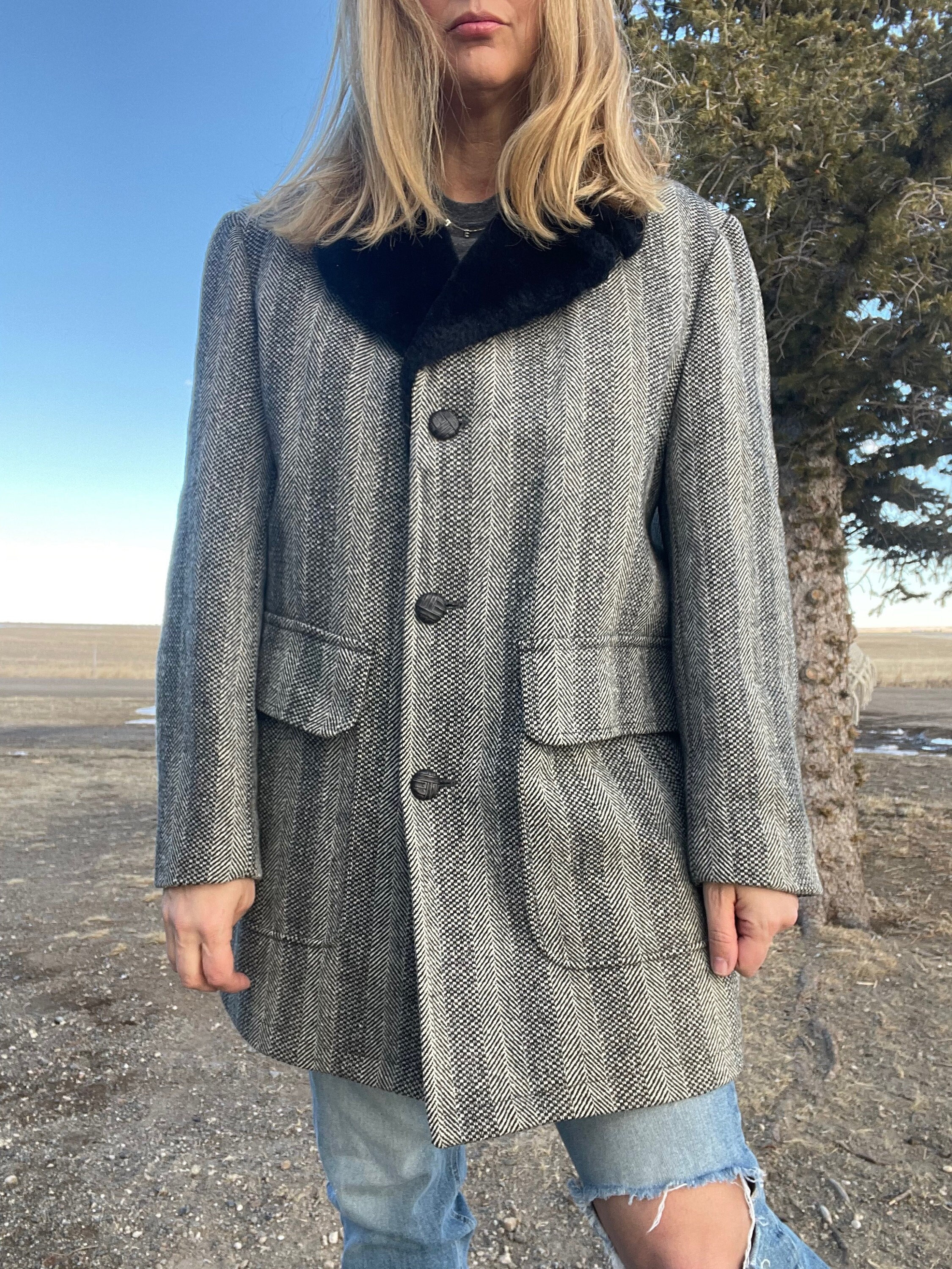 【70s】Sears Gray Wool Balmacaan Coat Vintage 70s Sears Menswear Dark Gray With Navy Faux Fur