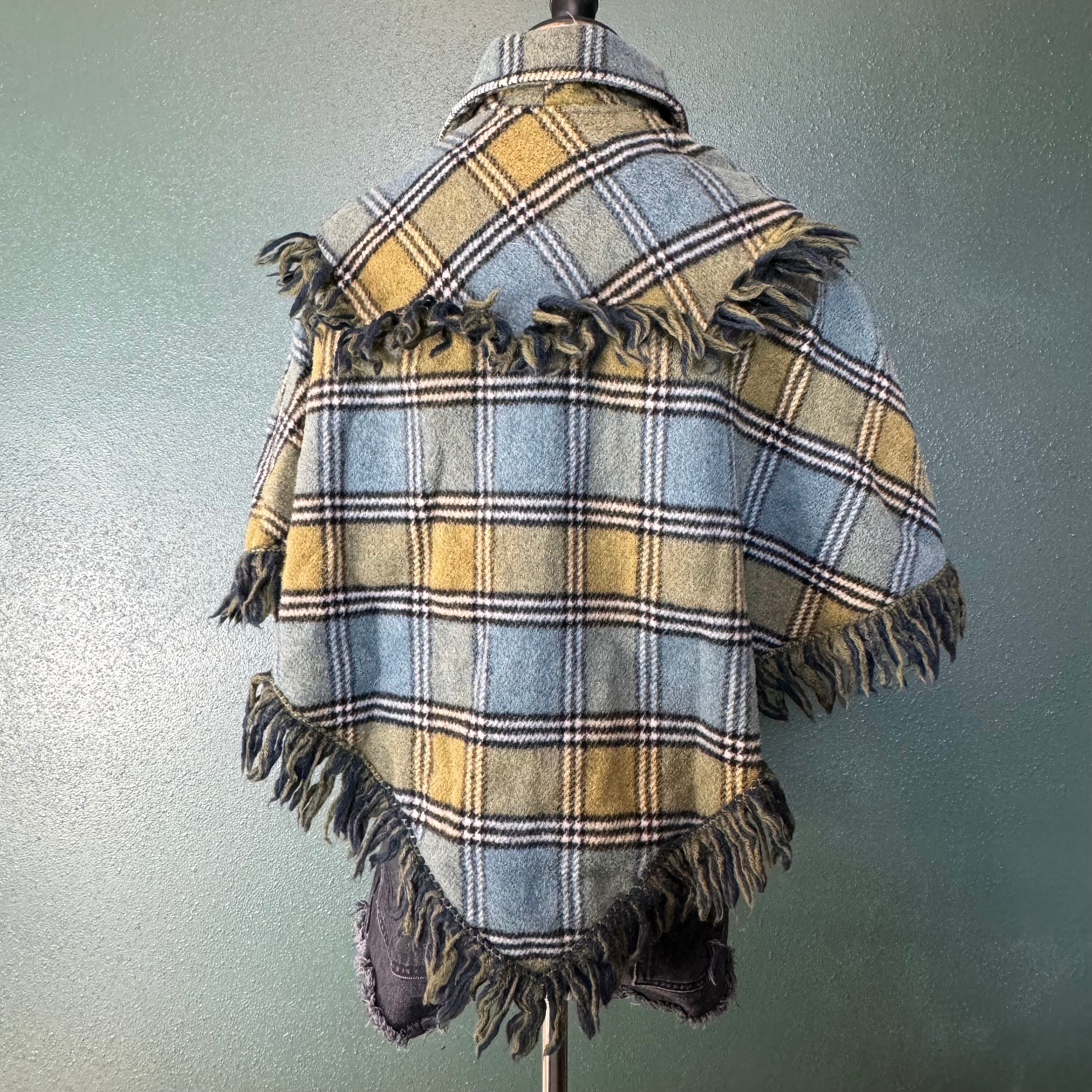Vintage 60s Pioneer Wear Tartan Plaid Talon Zip Front Cape