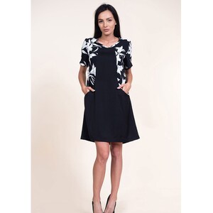 Black dress with flowers / dress with short sleeves and above the knee length / flared dress / midi casual dress / plus size maxi dress