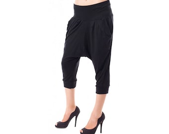 Pantalon d’entrejambe tombant, avec longueur genou