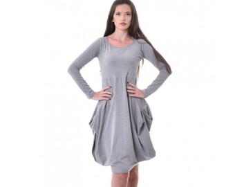 Szara sukienka / sukienka plus size / sukienka z długim rękawem / sukienka asymetryczna / sukienka midi / sukienka na co dzień / sukienka z dzianiny / sukienka do kolan