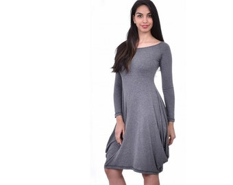 Szara sukienka / sukienka plus size / sukienka z długim rękawem / sukienka asymetryczna / sukienka midi / sukienka na co dzień / sukienka z dzianiny / sukienka do kolan