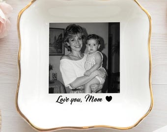 Bandeja para joyas personalizada con foto de mamá, regalo del Día de la Madre para mamá, bandeja de cerámica para baratijas, regalo para la abuela Nana, plato para anillos, regalo de mamá de parte de su hija.
