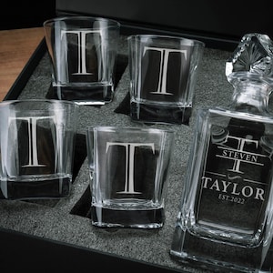 Personalized Whiskey Decanter Set, Personalized Gifts for Him, Groomsmen Gifts, Birthday Gift for Men, Anniversary Gift for Husband Square Set w/Box