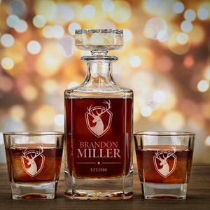 Personalized Whiskey Glass Decanter, The Perfect Gift For Him, Groomsmen Gifts, Wedding Gifts for Couple, Decanter Anniversary Gift for Him